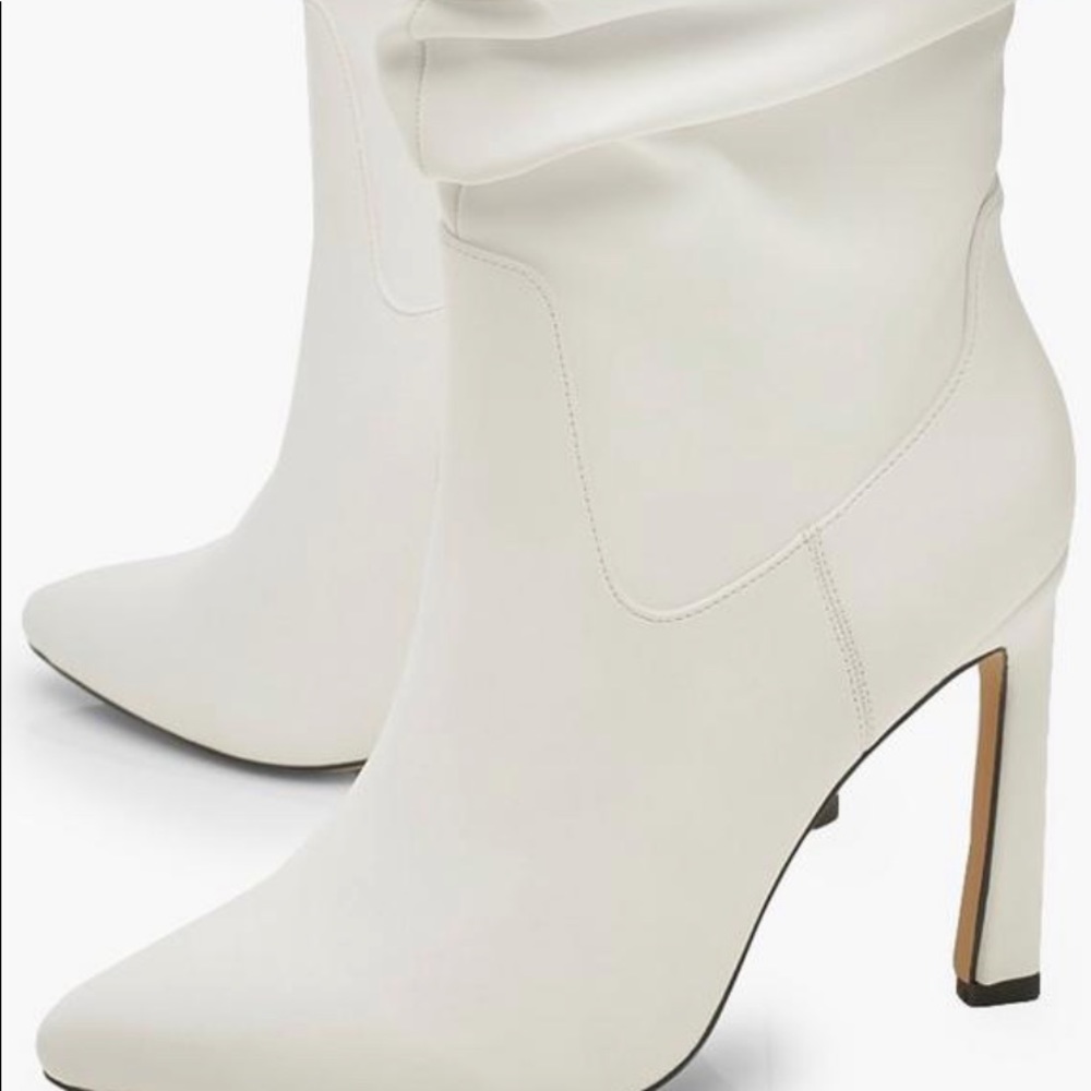 White slouchy rouched boots